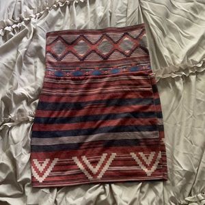 Pattern fitted skirt